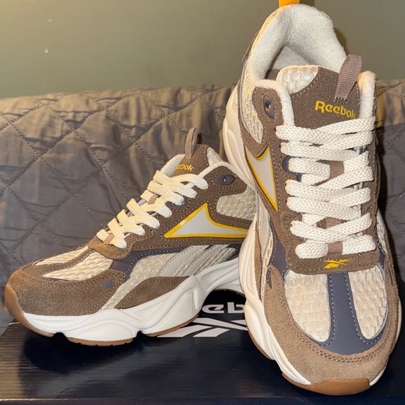 Reebok Athletic Shoes - Brown, Yellow, White - Picture 4 of 5